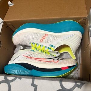 Saucony Endorphin Elite 2